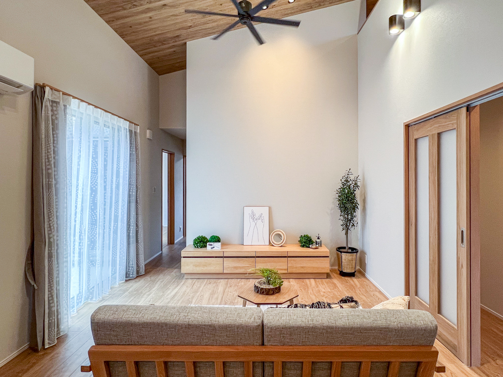 リビング|3LDK新築ローコスト住宅が選ばれる理由とは?|快適な間取りの特徴・無理せず叶えるコツを解説