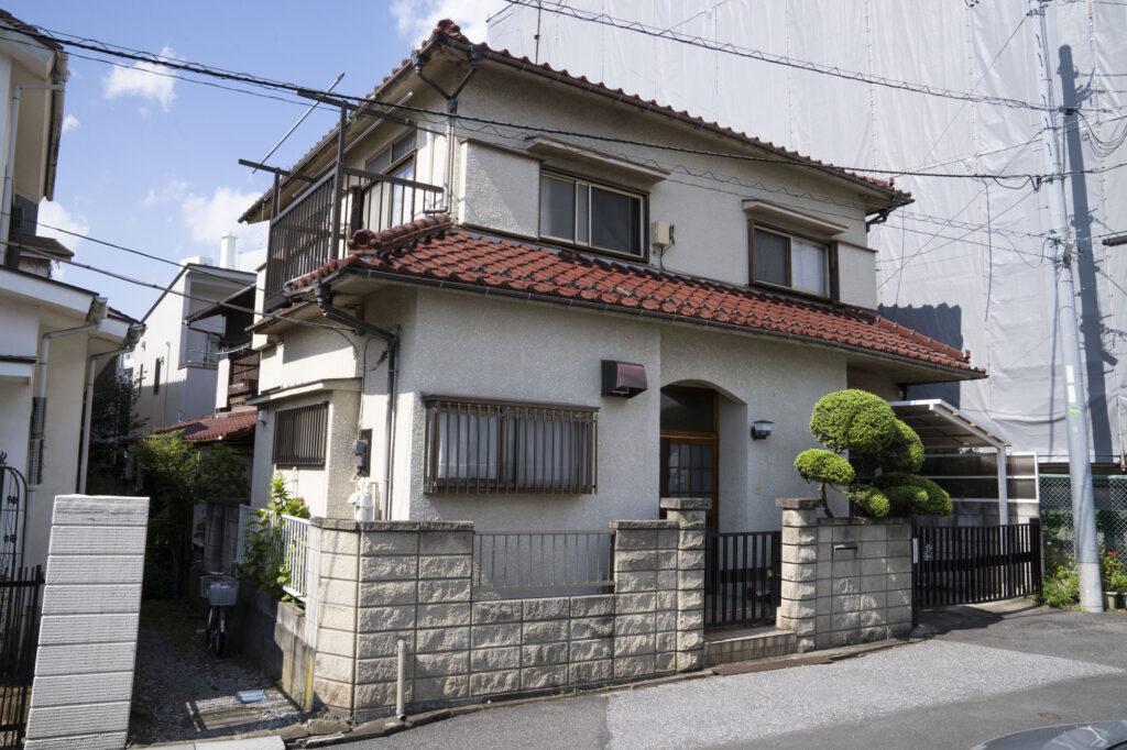 中古住宅外観｜千葉県で中古一戸建てを検討する前に｜1,000万円以下・500万円物件の注意点と規格住宅の選択肢を解説