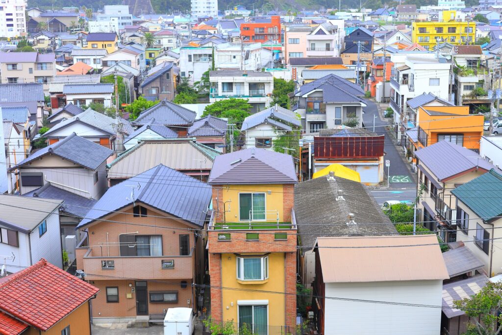 千葉の海沿いに憧れの別荘を持つには｜南房総エリアで「海っぺり」の家をローコストで叶えられるコツを解説