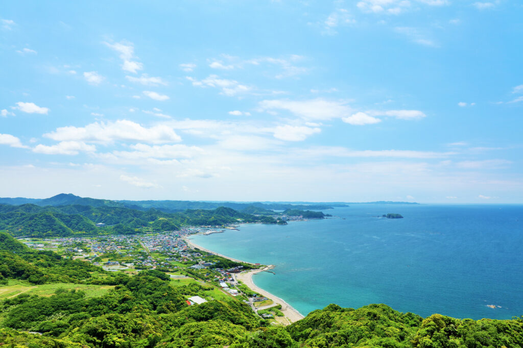 千葉の海沿いに憧れの別荘を持つには｜南房総エリアで「海っぺり」の家をローコストで叶えられるコツを解説